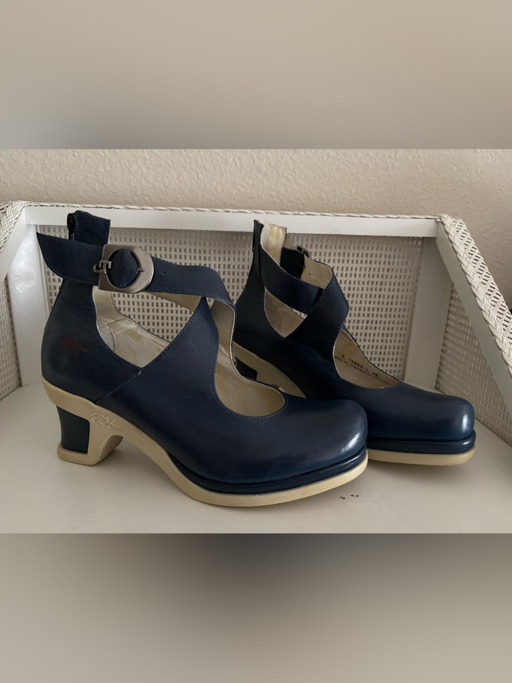 EJECT High-Quality Navy Leather Wedge Heels Handcrafted in Portugal - Like New!